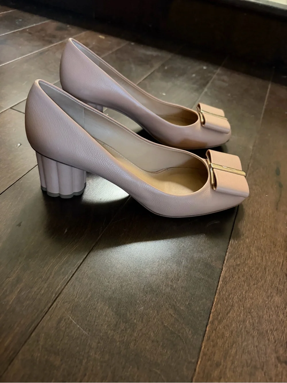 Salvatore Ferragamo Pink Leather Capua 55 bow Pumps 9D